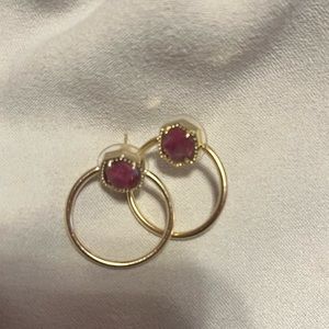 Kendra Scott Davis Hoops in raspberry